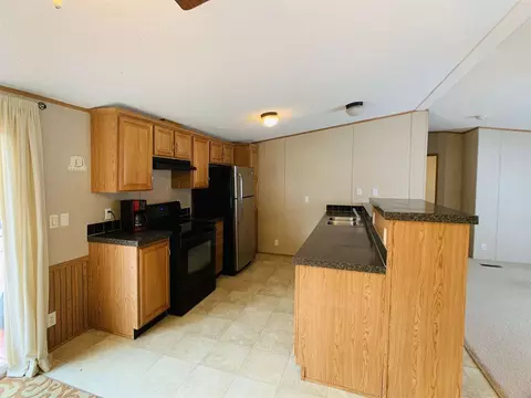 1110 Taylor St, Eldorado, IL 62930 photo 10
