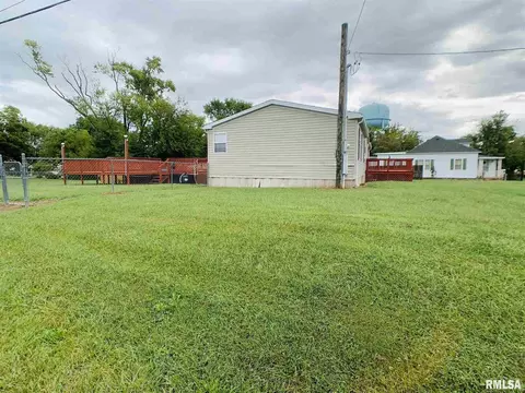 1110 Taylor St, Eldorado, IL 62930 photo 6