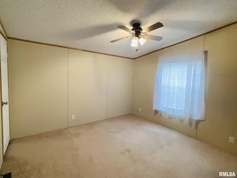 1110 Taylor St, Eldorado, IL 62930 photo 21
