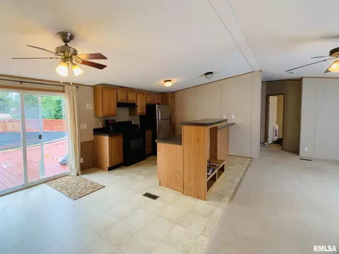 1110 Taylor St, Eldorado, IL 62930 photo 11