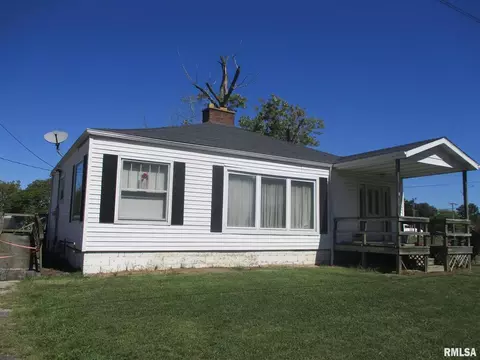 109 W Main St, Buckner, IL 62819 photo 4