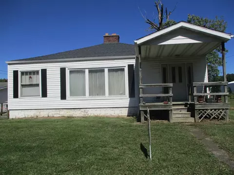 109 W Main St, Buckner, IL 62819 photo 5