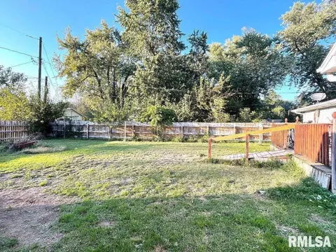 27 Roseclair Ln, Centralia, IL 62801 photo 3