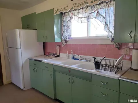 995 Francis Rd, Eldorado, IL 62930 photo 21