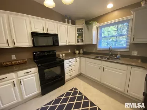 514 Villa Dr, Marion, IL 62959 photo 10