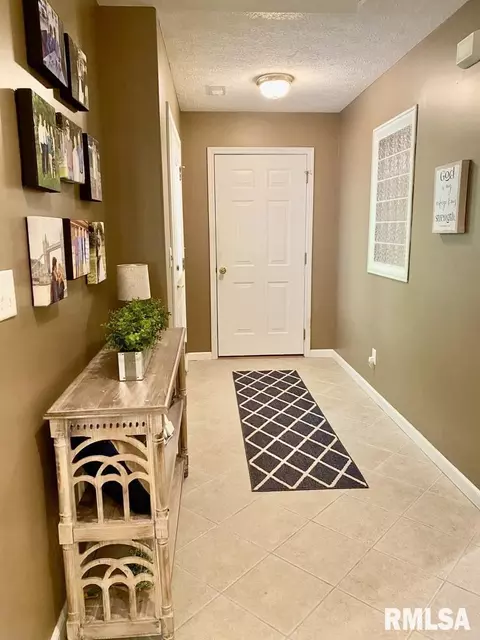514 Villa Dr, Marion, IL 62959 photo 4