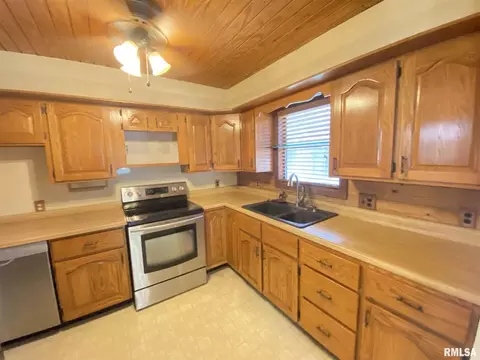 521 Dunivan Rd, Murphysboro, IL 62966 photo 8