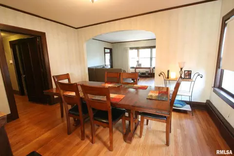 708 W Main St, Carmi, IL 62821 photo 5