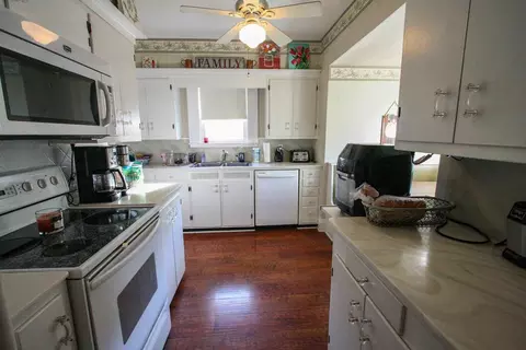708 W Main St, Carmi, IL 62821 photo 11