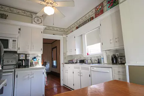 708 W Main St, Carmi, IL 62821 photo 10