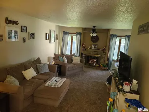 809 Osage Dr, Mount Vernon, IL 62864 photo 6