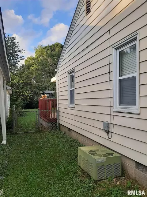 2802 Mannen St, Mount Vernon, IL 62864 photo 5
