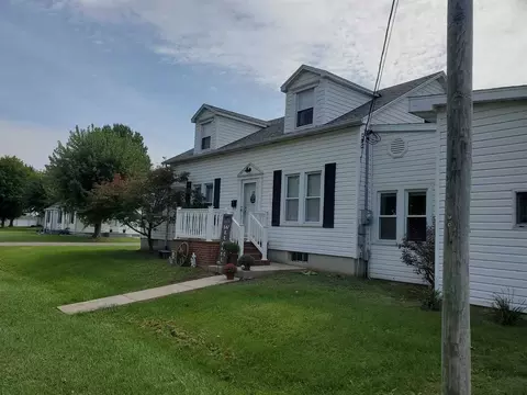 102 E 2nd South St, Steeleville, IL 62288 photo 2