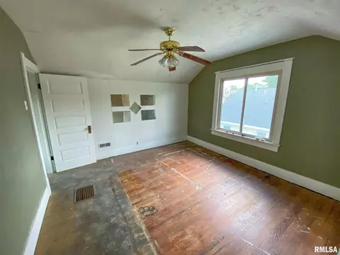 210 W 7th St, Flora, IL 62839 photo 39