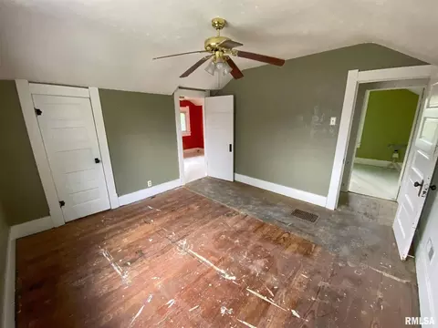 210 W 7th St, Flora, IL 62839 photo 38