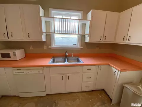 210 W 7th St, Flora, IL 62839 photo 24