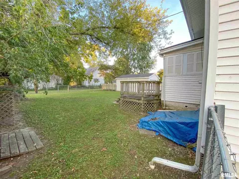 210 W 7th St, Flora, IL 62839 photo 10