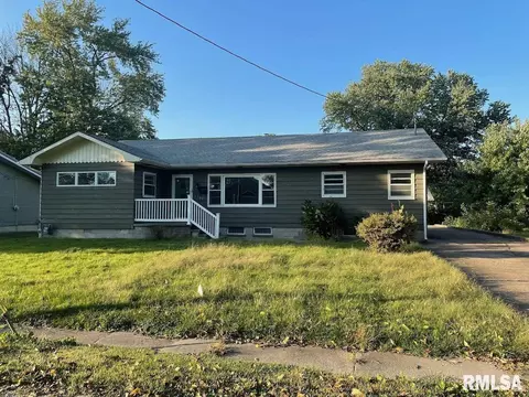 531 Smith St, Benton, IL 62812 photo 16