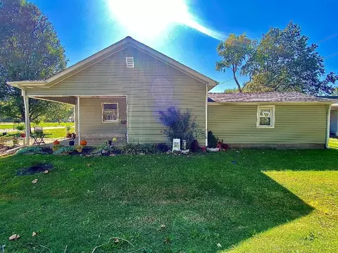 1204 S Pine St, Centralia, IL 62801 photo 11