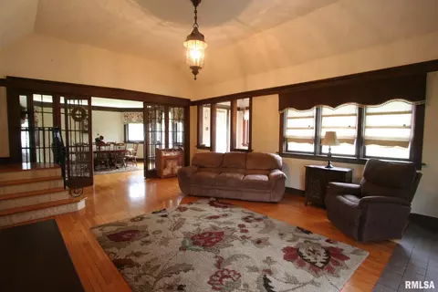 606 W Main St, Carmi, IL 62821 photo 15