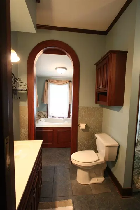 606 W Main St, Carmi, IL 62821 photo 31