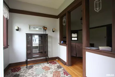 606 W Main St, Carmi, IL 62821 photo 9
