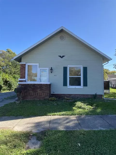 424 E 2nd St, Flora, IL 62839 photo 37