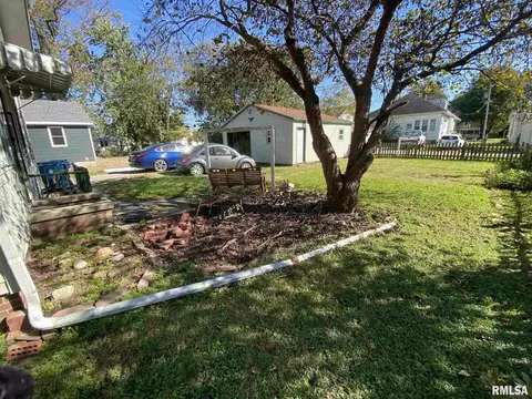 424 E 2nd St, Flora, IL 62839 photo 32