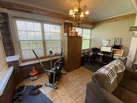 424 E 2nd St, Flora, IL 62839 photo 2