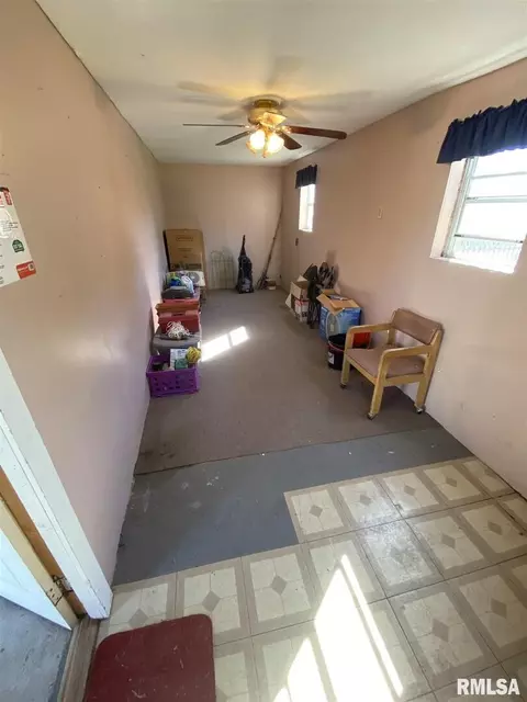 424 E 2nd St, Flora, IL 62839 photo 26