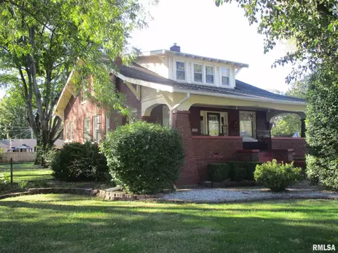 815 N Main St, Benton, IL 62812 photo 2
