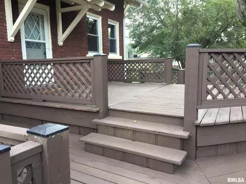 815 N Main St, Benton, IL 62812 photo 15