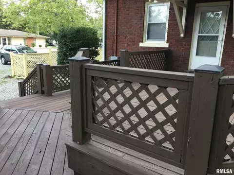 815 N Main St, Benton, IL 62812 photo 14