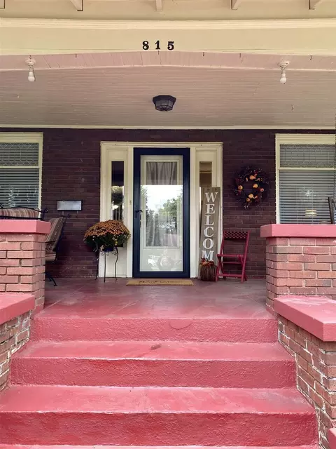 815 N Main St, Benton, IL 62812 photo 4