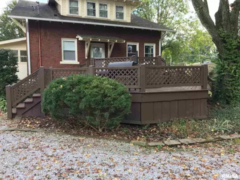 815 N Main St, Benton, IL 62812 photo 13