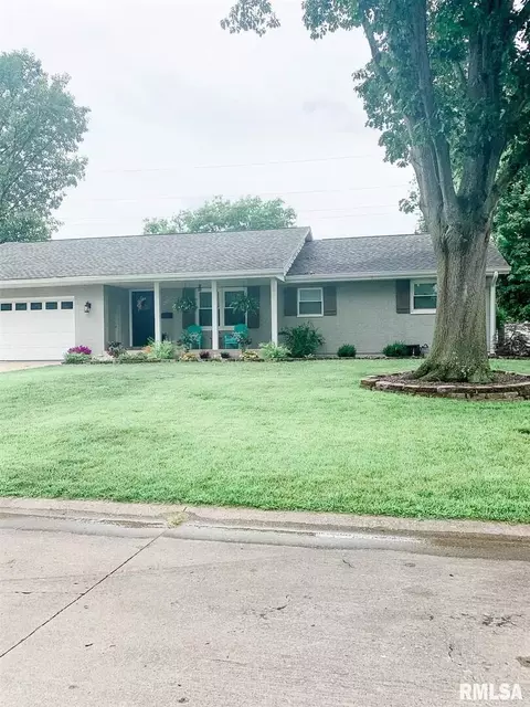 616 Meadowbrook St, Centralia, IL 62801 photo 2