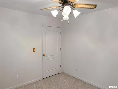 3029 Willow Branch Ln, Herrin, IL 62948 photo 11