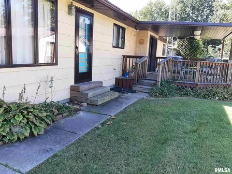 701 W Sylvester Ave, Christopher, IL 62822 photo 17