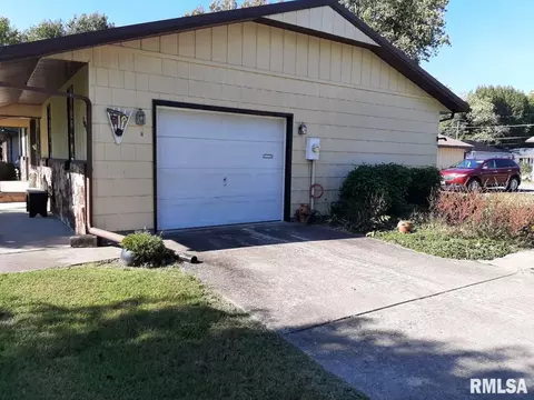 701 W Sylvester Ave, Christopher, IL 62822 photo 16