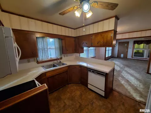 301 N 20th St, Herrin, IL 62948 photo 8