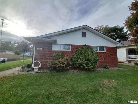 301 N 20th St, Herrin, IL 62948 photo 3