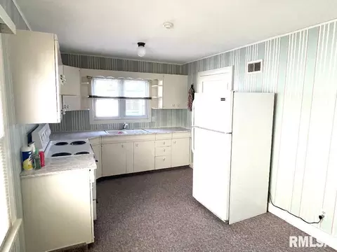 141 S Pullen Blvd, Centralia, IL 62801 photo 4