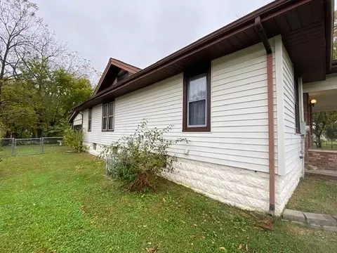 1403 N State St, Marion, IL 62959 photo 3