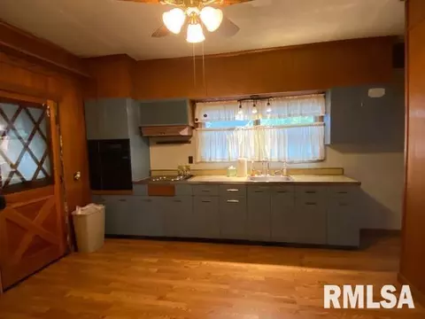 1403 N State St, Marion, IL 62959 photo 6