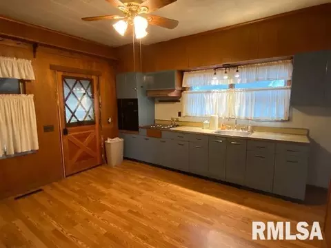 1403 N State St, Marion, IL 62959 photo 5