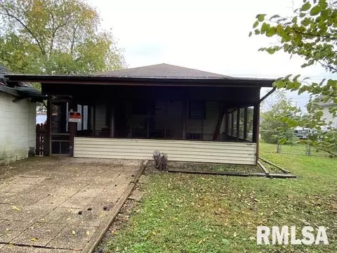1403 N State St, Marion, IL 62959 photo 4