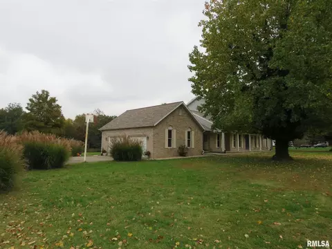 5 Clear Lake Dr, Centralia, IL 62801 photo 3