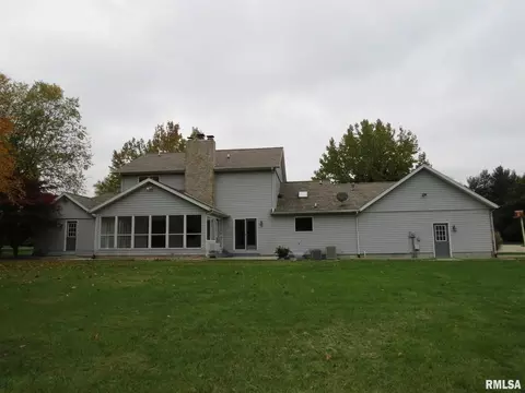 5 Clear Lake Dr, Centralia, IL 62801 photo 9