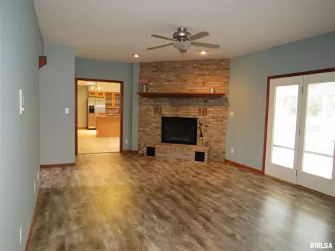 5 Clear Lake Dr, Centralia, IL 62801 photo 16