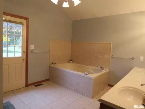 5 Clear Lake Dr, Centralia, IL 62801 photo 27